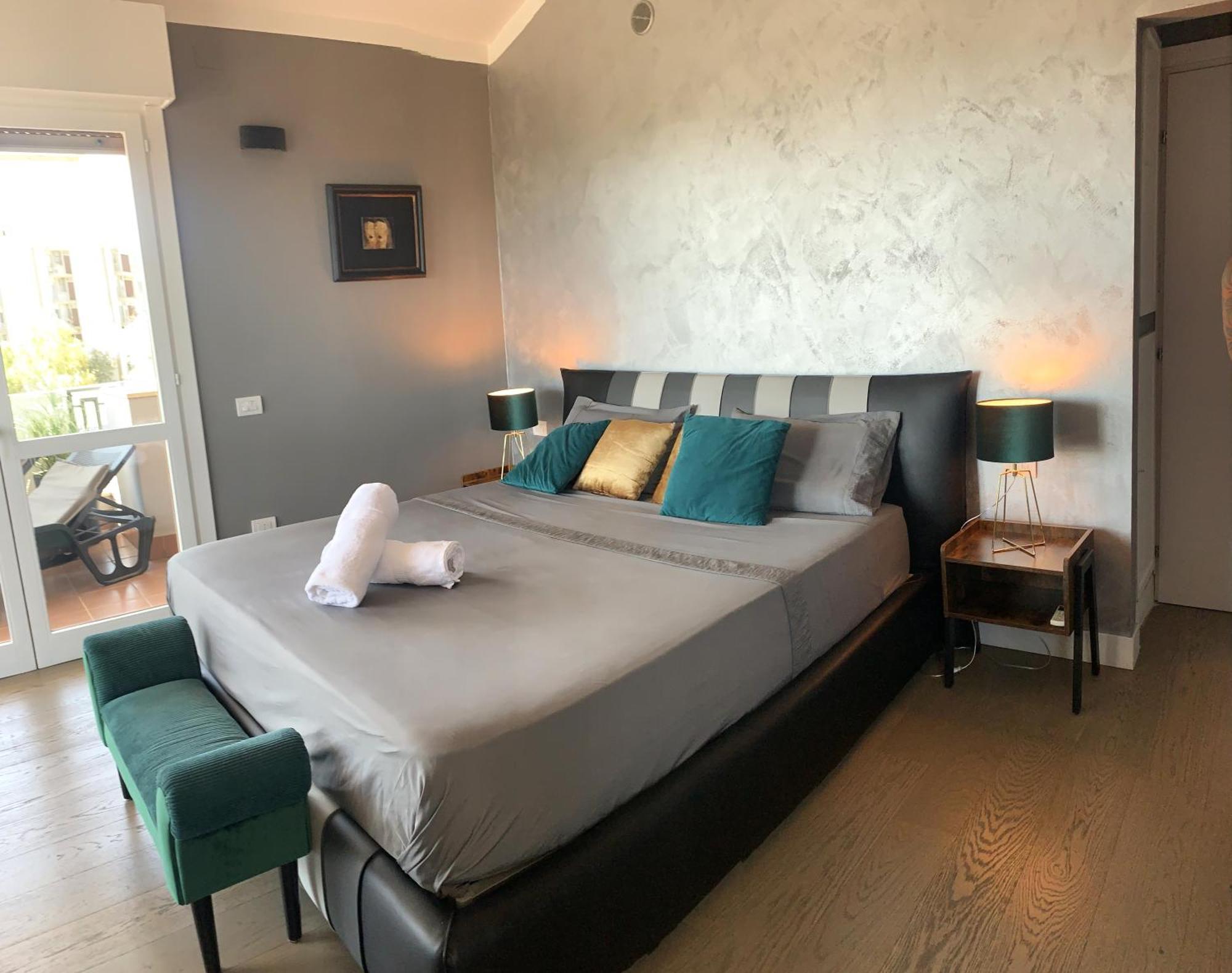 Penthouse Genneruxi Hotell Cagliari Eksteriør bilde